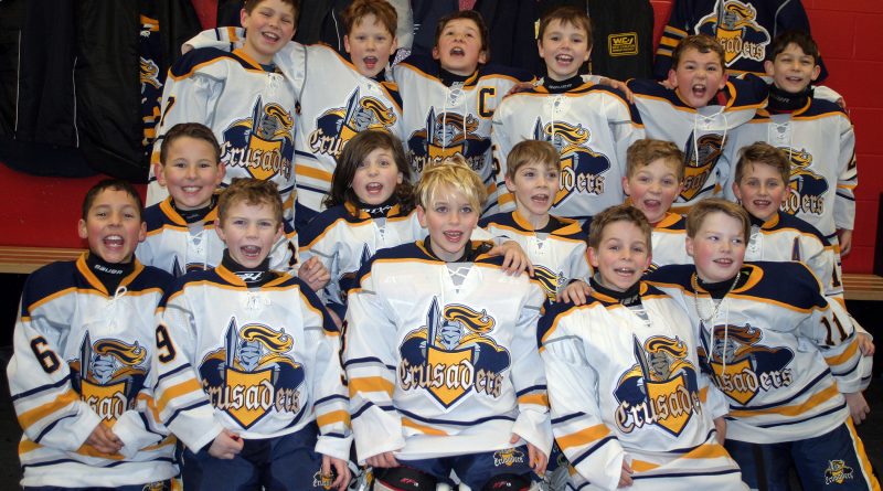 In the front row, from left to right are Cabrel Seguin, Filip Spelliscy, Olli Drolet, Chase Heuchert and Cole Neil. In the middle are Jacob Reinke, Charles Bedard, Michael Gilmour, Kolton Lessard and Lucas Lacharity. In the back are Everest Dolter, Landon Dods, William Sly, Sheldon Casey, Wyatt McNeely and Chase Burns. Photo by Jake Davies