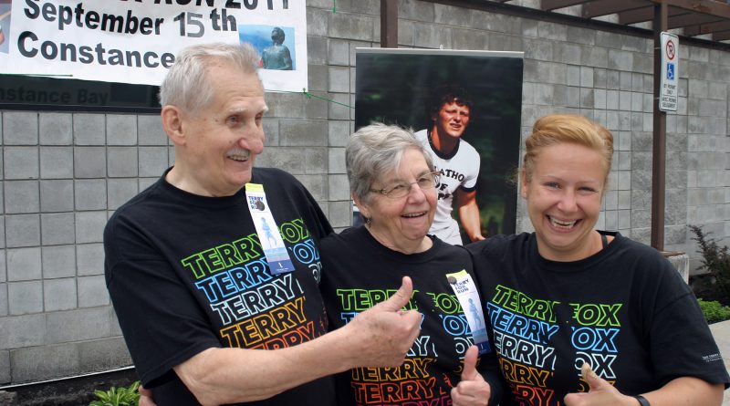 From left, organizers Bob Dupuis, Linda Cassidy and Mila Dolezalova celebrate a successful 2019 Terry Fox Run. Photo by Jake Davies