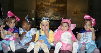 From left, Stittsville's Abby, 2, Tianna, 2, Gustavo, 2, Laura, 1 and Ashleigh, 2, rest their tiny feet at the Diefenbunker Toddlers Hallowe'en Hunt. Photo by Jake Davies