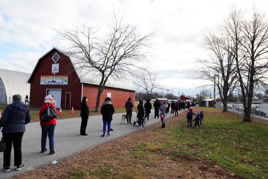 The line-up at last Saturday's closing day of the Carp Farmers' Market.