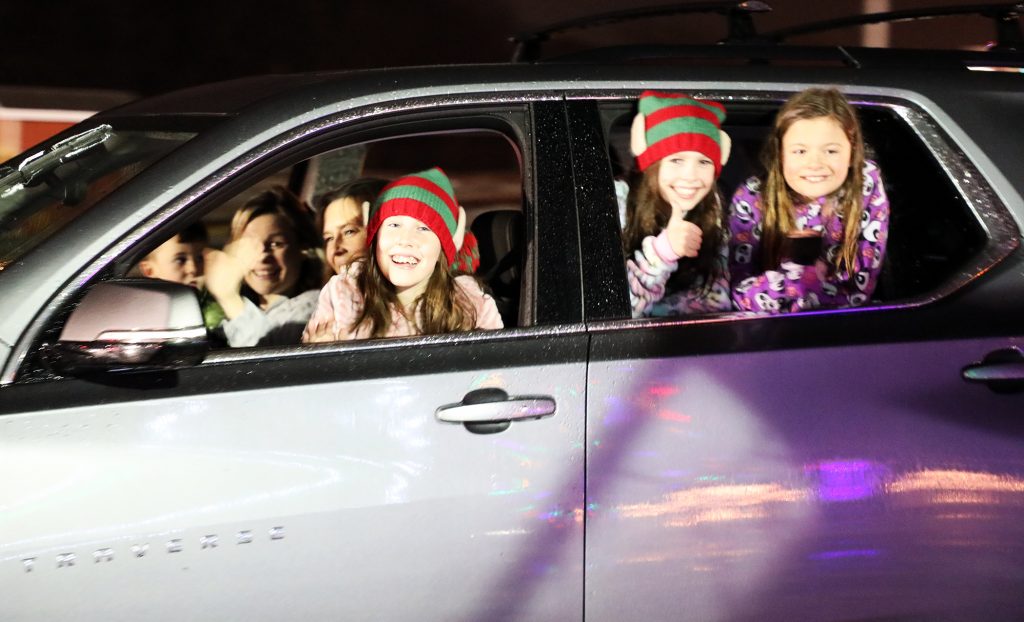 The McClymonts and Bennetts packed in to one car to enjoy the parade.