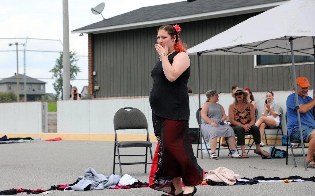 Laura Taffinder blows a kiss to the crowd.