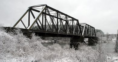 A photo of the Galetta train bridge.