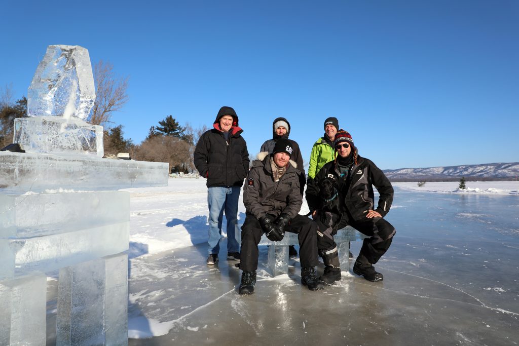 A photo of the volunteers on the skateway.