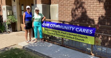 Pat Gale, chair of the Outreach Ministries committee, St. Paul’s United Church and Marrisa Reavie, representative for Edgewood Links Golf Club announce the charity golf tournament. Courtesy St. Paul’s United Church