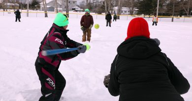 A photo of snow pitch action.