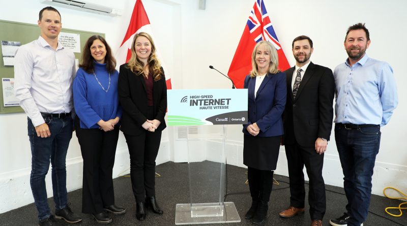 From left, Bell Network Provisioning senior manager Brad Docksteader, Bell director of Government Affairs Maggie Papoulias, MP Jenn Sudds, MPP Dr. Merrilee Fullerton, Ward 5 Coun. Clarke Kelly and Bell FTTH Delivery manager Pat Barry. Photo by Jake Davies