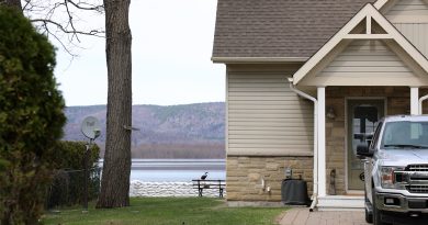 A photo of a sandbag wall.