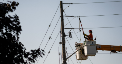 A photo of hydro crews working.