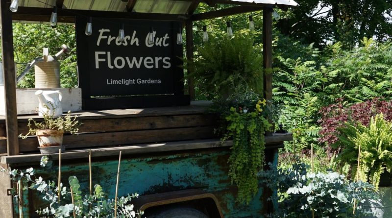 A photo of a garden stand,