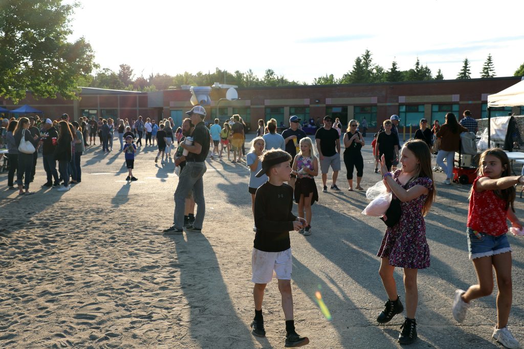 A photo of a whole bunch of school kids.