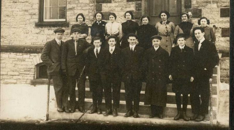 An old photo of Almonte high school students.