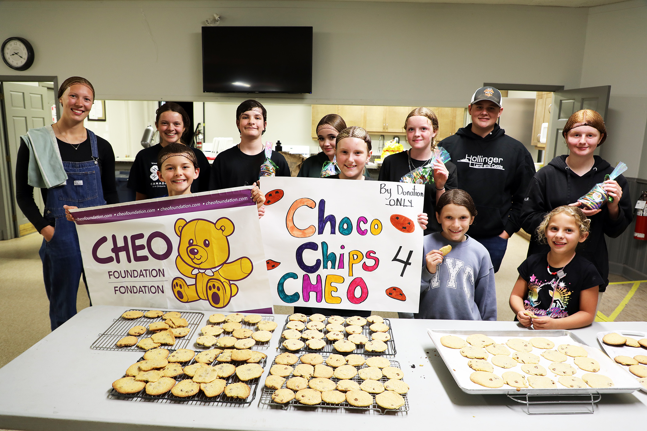 WC 4-H Swine Club bake CHEO cookies