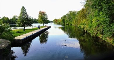 A photo of the Rideau River.
