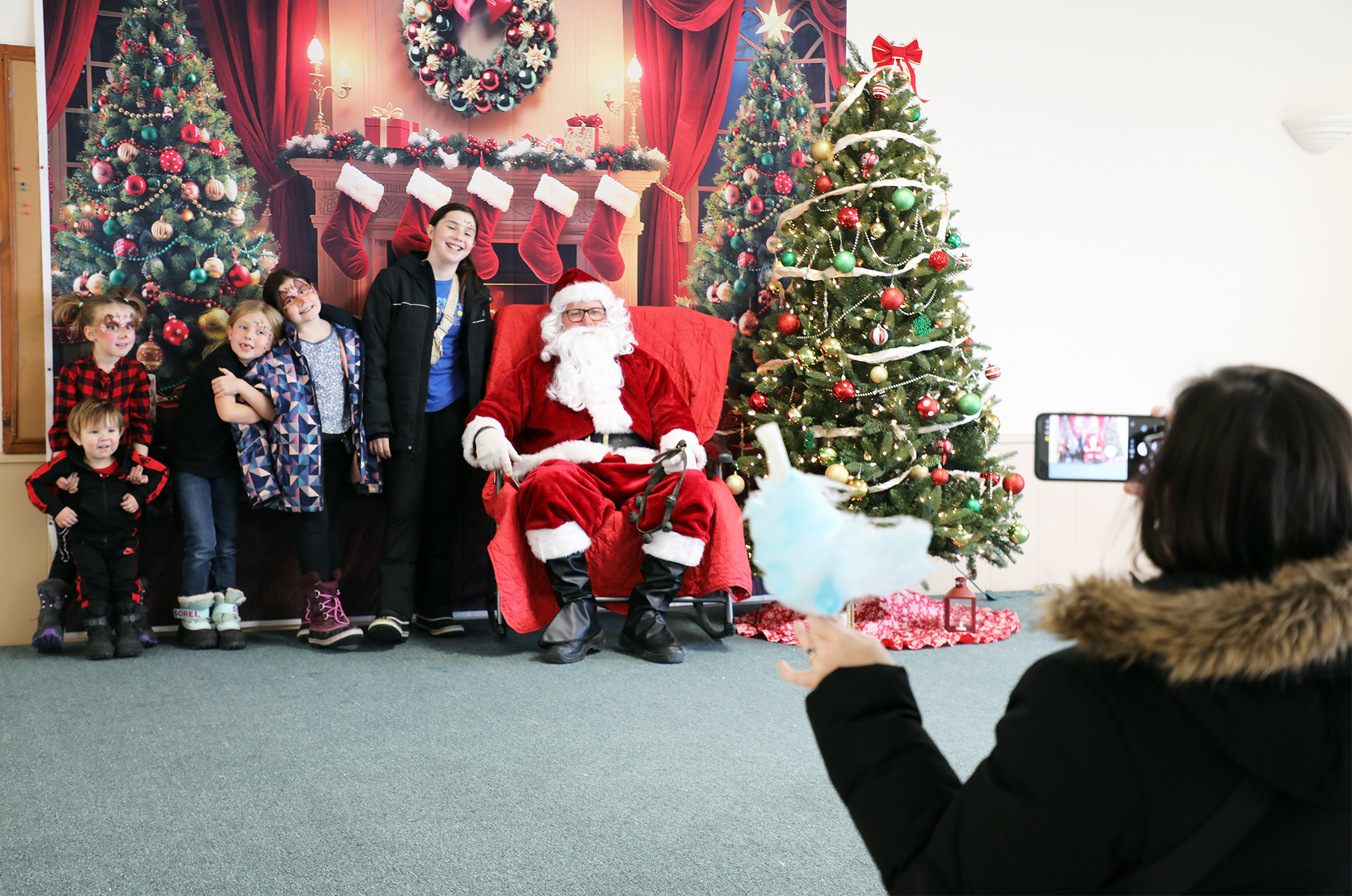 Standing room only at Santa brunch