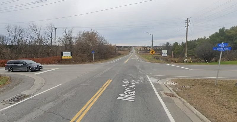 A photo of an intersection.