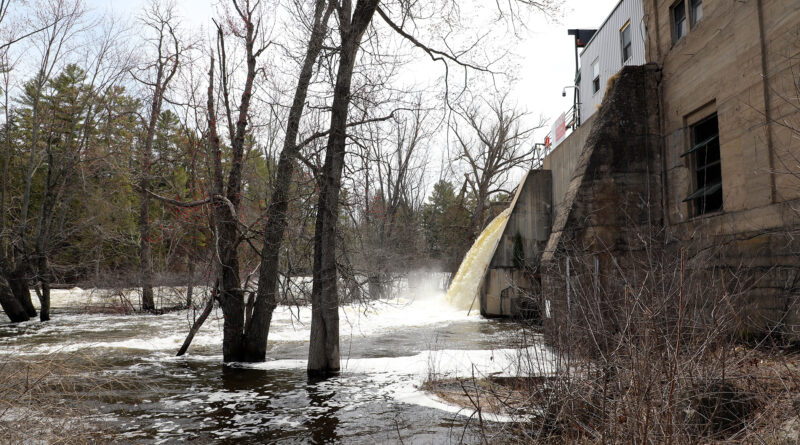 A photo of a dam.