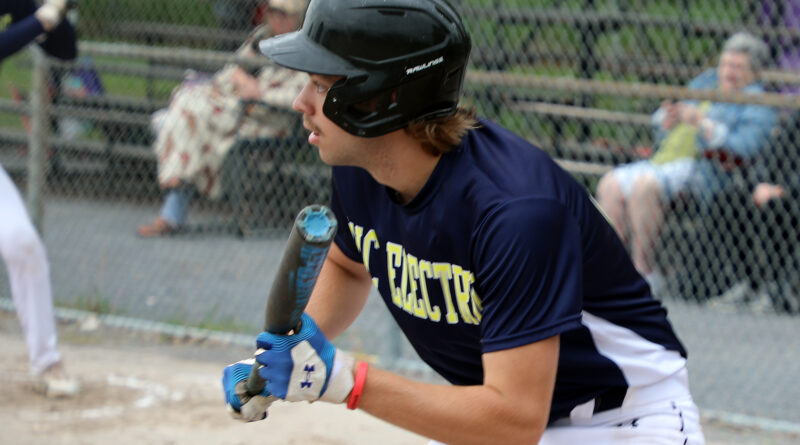 A photo of a player bunting.